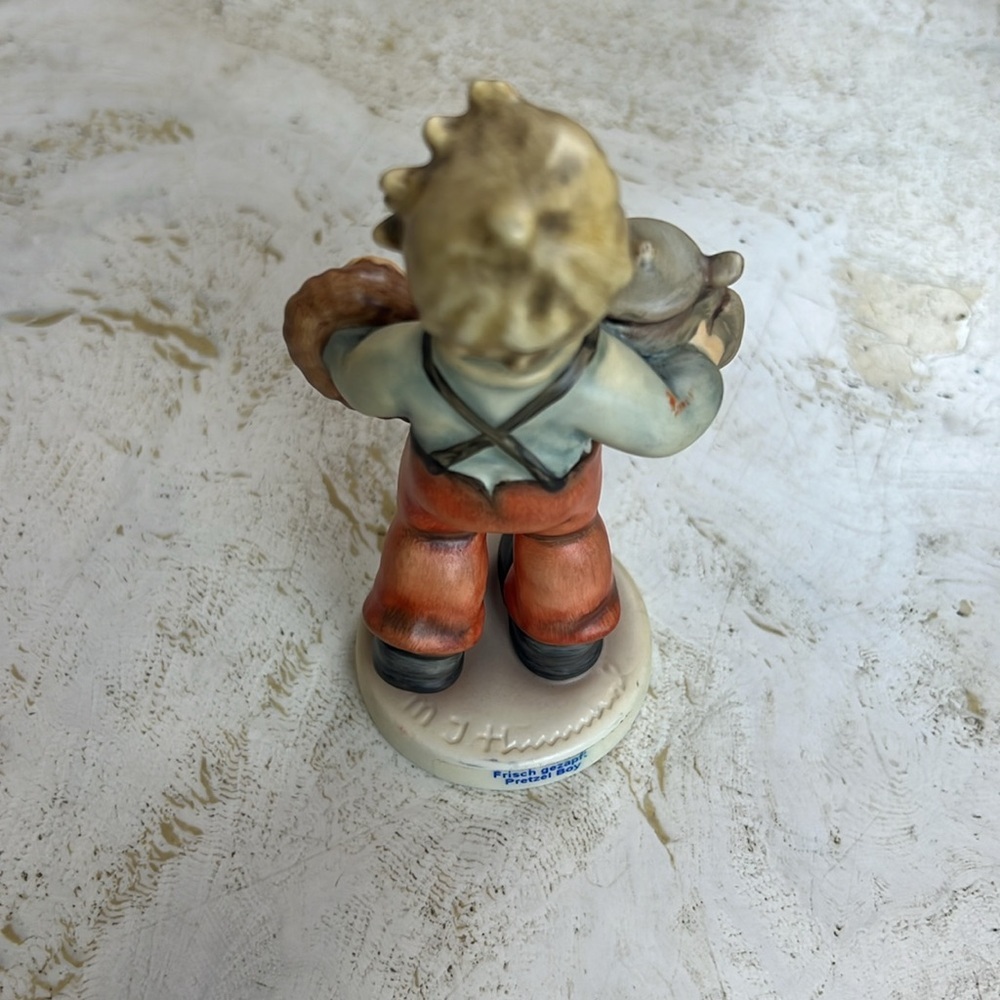 Pretzel Boy Goebel Germany Hummel figurine 2093 First Issue Millennium 2000 - Picture 5 of 7